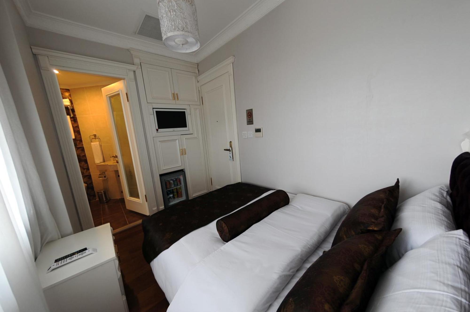 Hotel Coliseum Istanbul Exterior photo