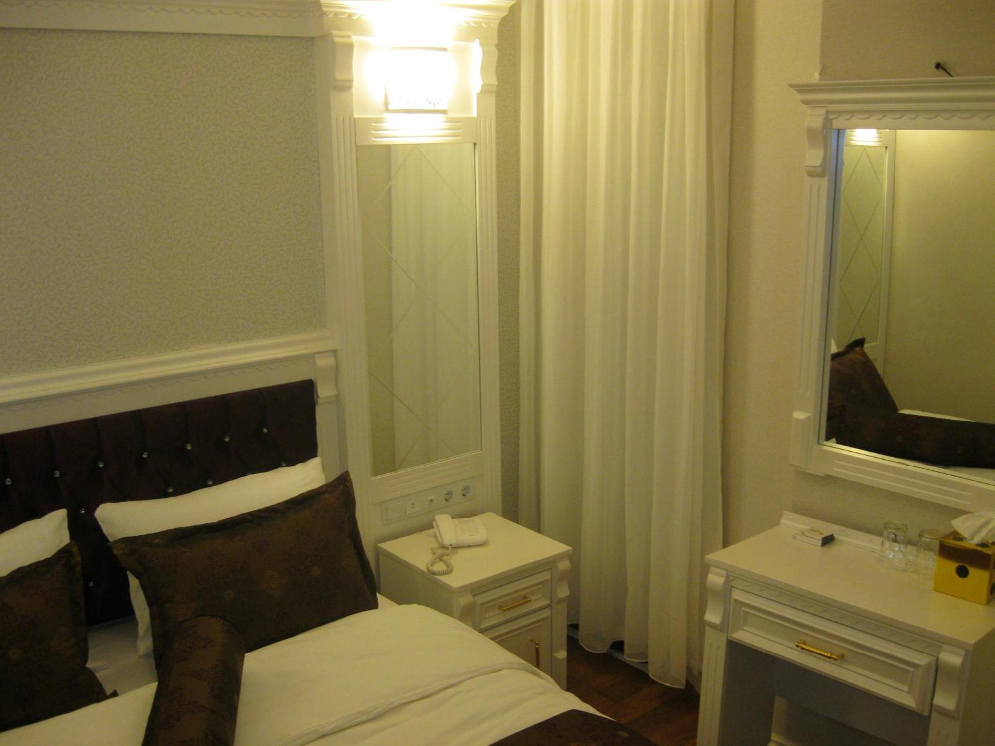 Hotel Coliseum Istanbul Room photo