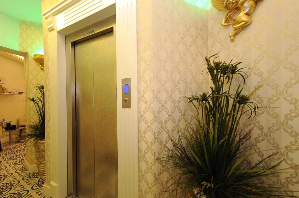 Hotel Coliseum Istanbul Exterior photo