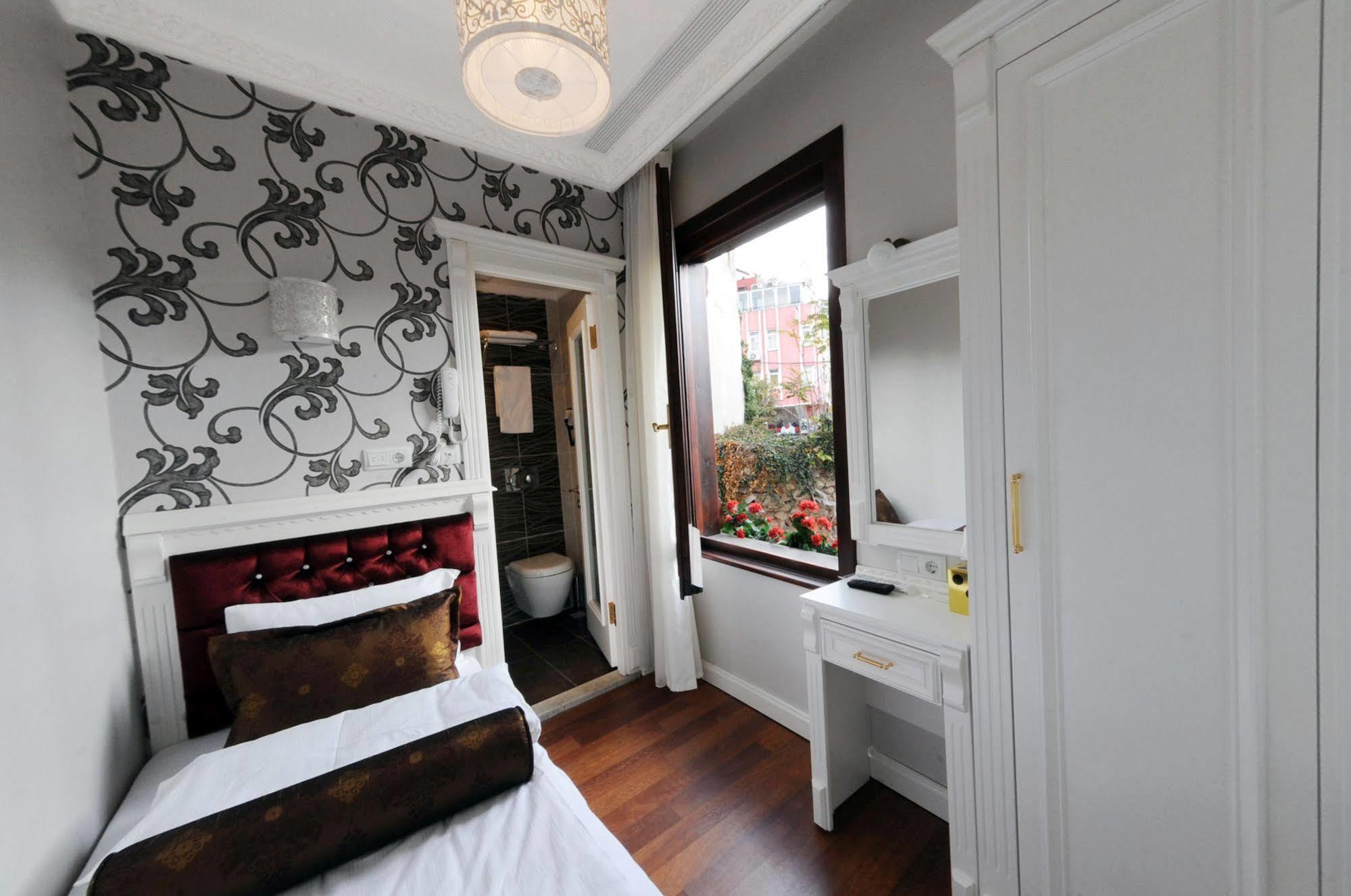 Hotel Coliseum Istanbul Exterior photo